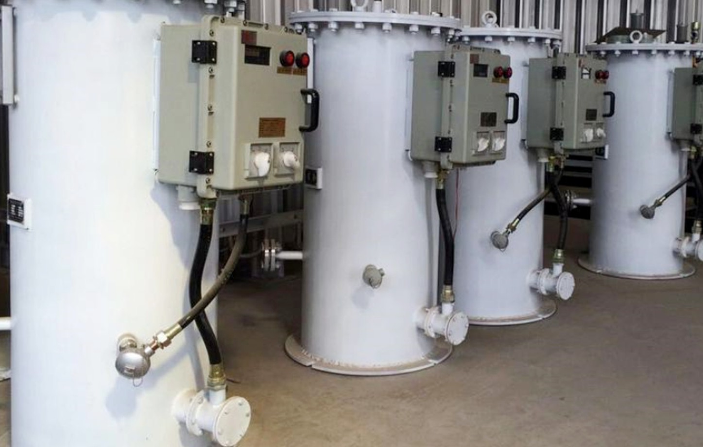 电加热水浴式气化设备